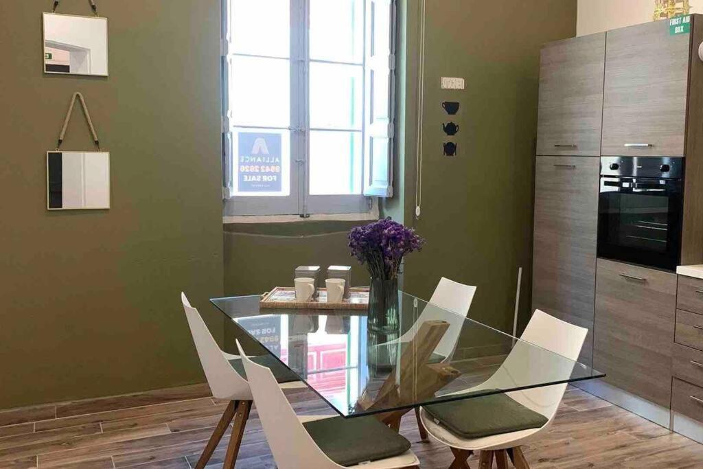 Sliema - 2 Mins From The Beach Apartment Luaran gambar