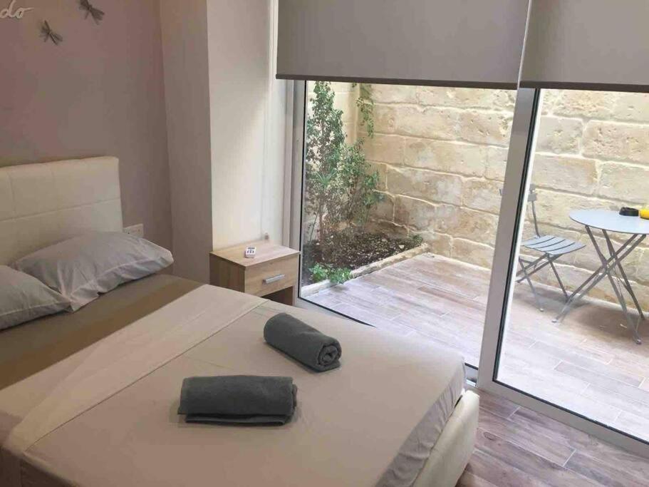 Sliema - 2 Mins From The Beach Apartment Luaran gambar